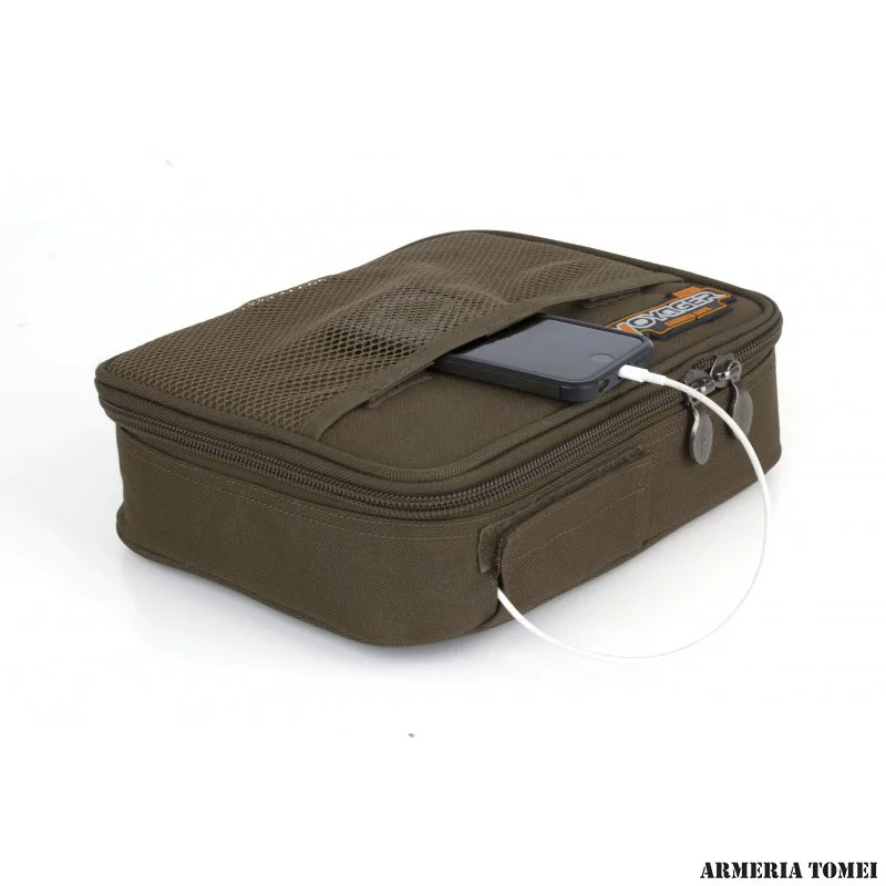 FOX-VOYAGER-GADGETS-SAFE.jpg